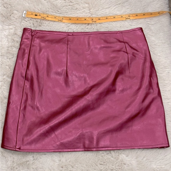 Avec Les Filles Pink Pleather Mini Skirt Sz M - Picture 2 of 4